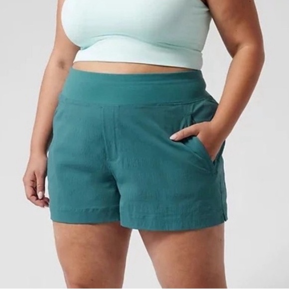 Athleta Trekkie North Shorts Borealis Green Blue Teal Plus Size 16 - Picture 1 of 9